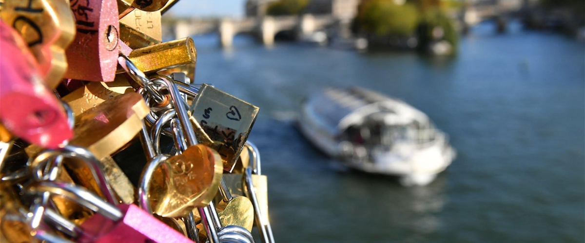Love Locking in Paris-Paris tour packages from Dubai